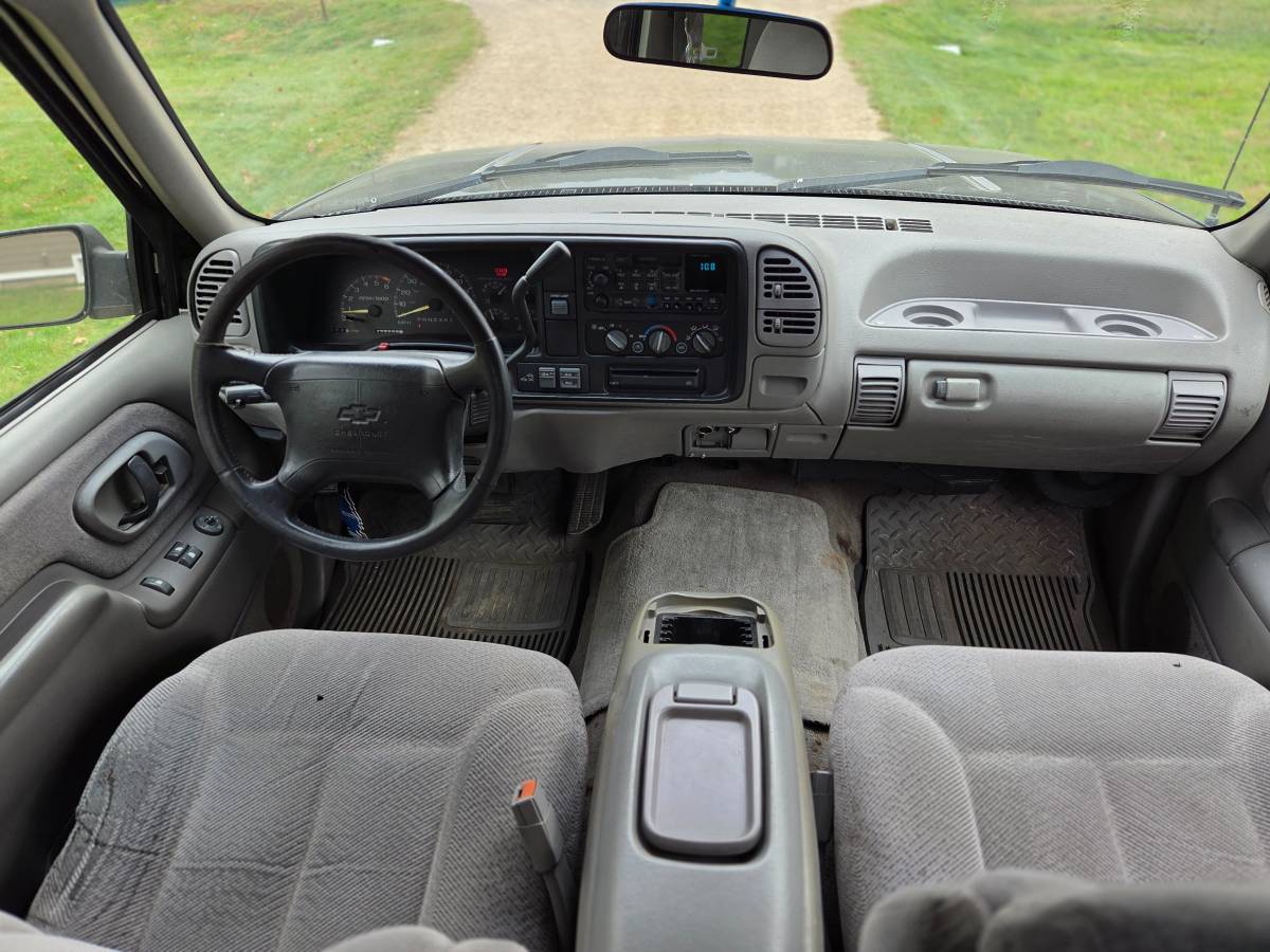 Chevrolet-k1500-4x4-extended-cab-1996-black-9