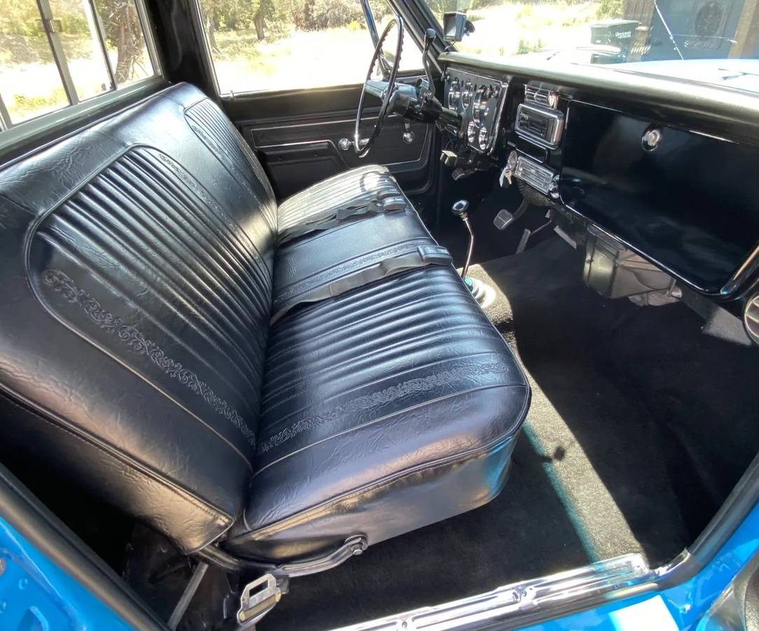 Chevrolet-k20-1972-black-4