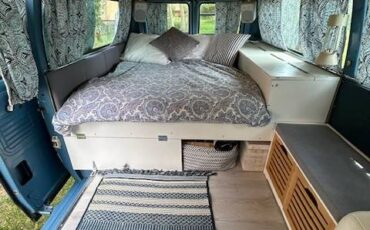 Chevrolet-k20-van-1985-white-14