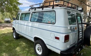 Chevrolet-k20-van-1985-white-18