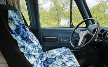 Chevrolet-k20-van-1985-white-20