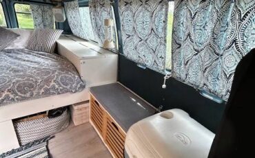 Chevrolet-k20-van-1985-white-6