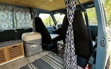 Chevrolet-k20-van-1985-white-9