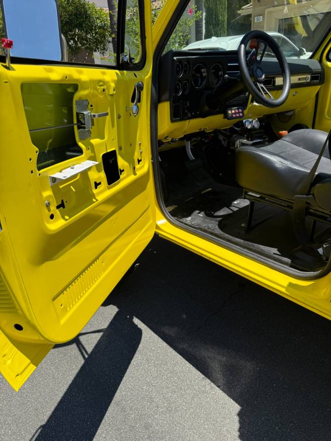 Chevrolet-k5-blazer-1975-yellow-8