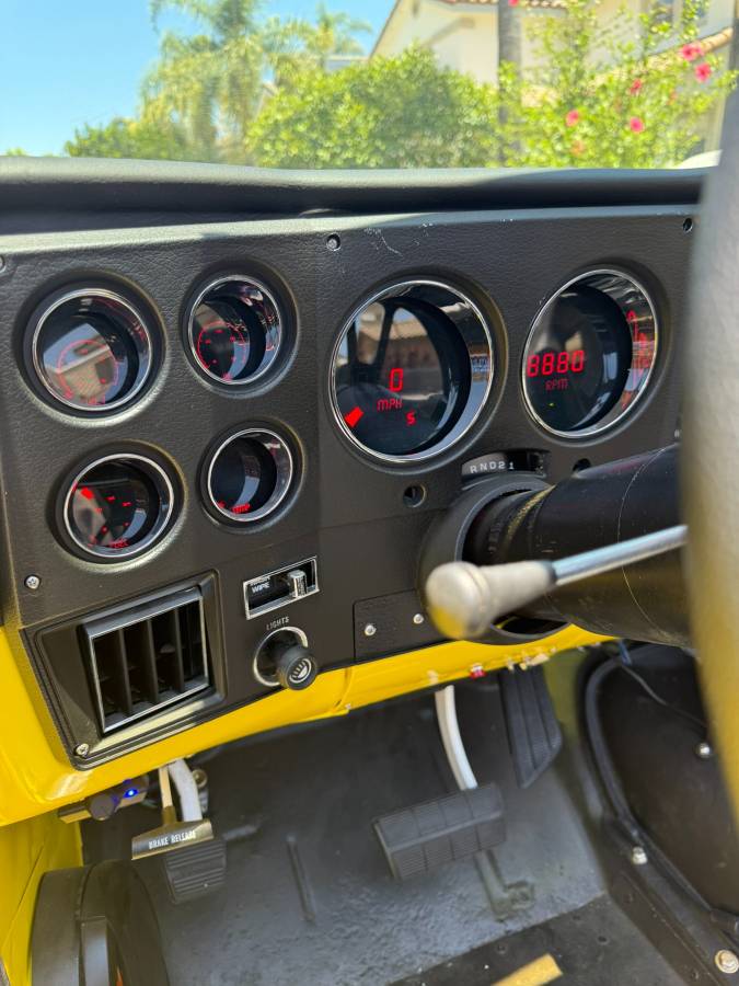 Chevrolet-k5-blazer-1975-yellow-9