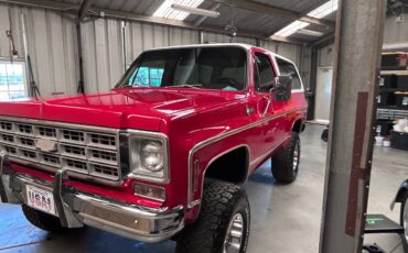 Chevrolet-k5-blazer-1977-red-2