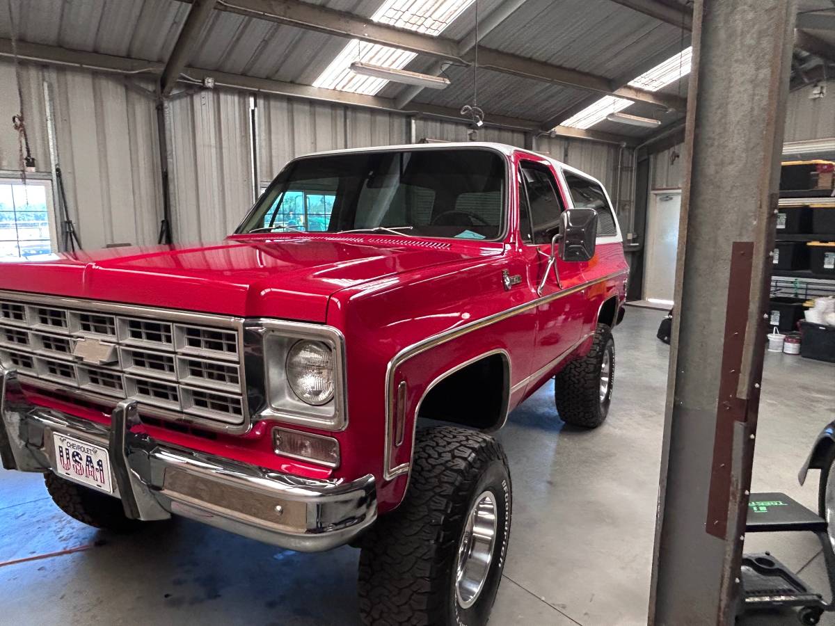 Chevrolet-k5-blazer-1977-red-2