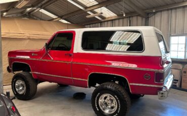 Chevrolet-k5-blazer-1977-red