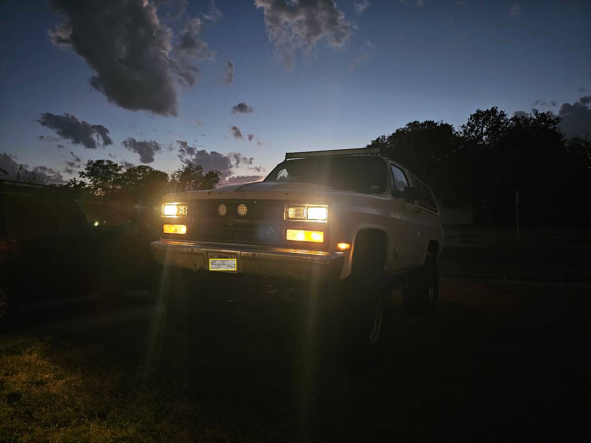 Chevrolet-k5-blazer-1991-white-1
