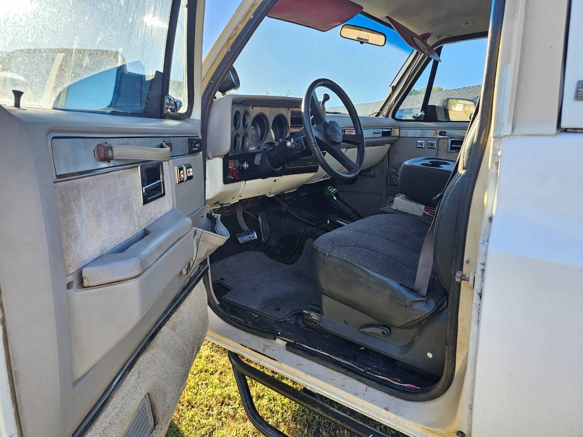 Chevrolet-k5-blazer-1991-white-4