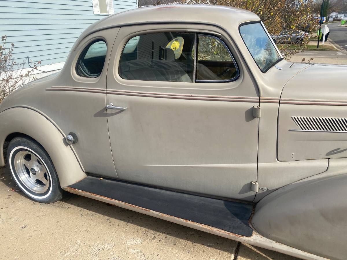 Chevrolet-lmaster-coupe-1937-grey-26
