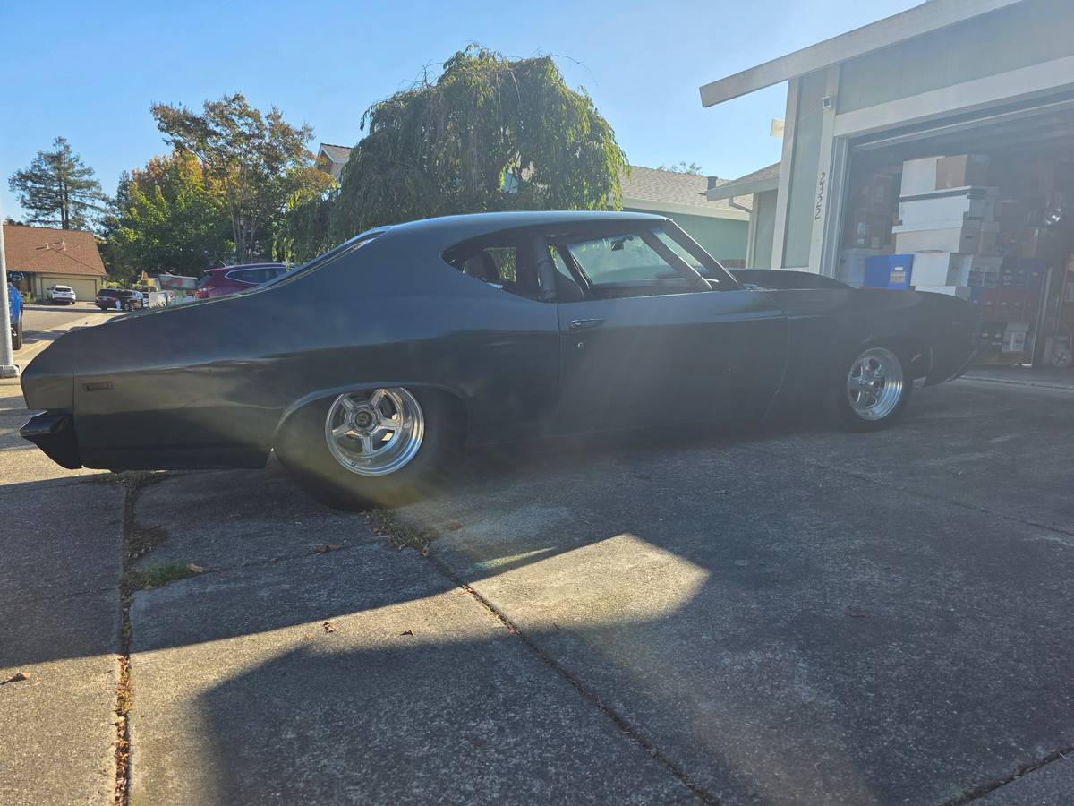 Chevrolet-malibu-1969-green-1