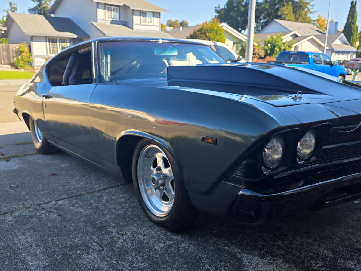 Chevrolet-malibu-1969-green-16
