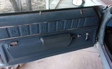 Chevrolet-malibu-classic-1975-blue-4