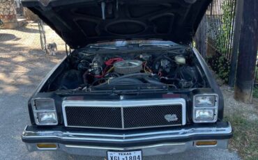 Chevrolet-malibu-classic-1976-black-1