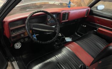Chevrolet-malibu-classic-1976-black-10