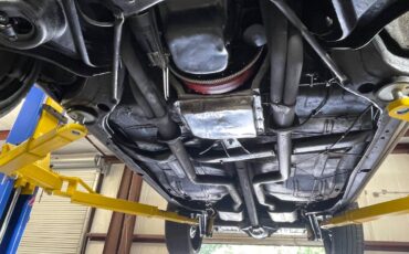 Chevrolet-malibu-classic-1976-black-17