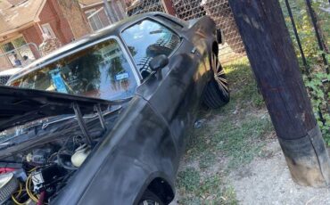 Chevrolet-malibu-classic-1976-black-2