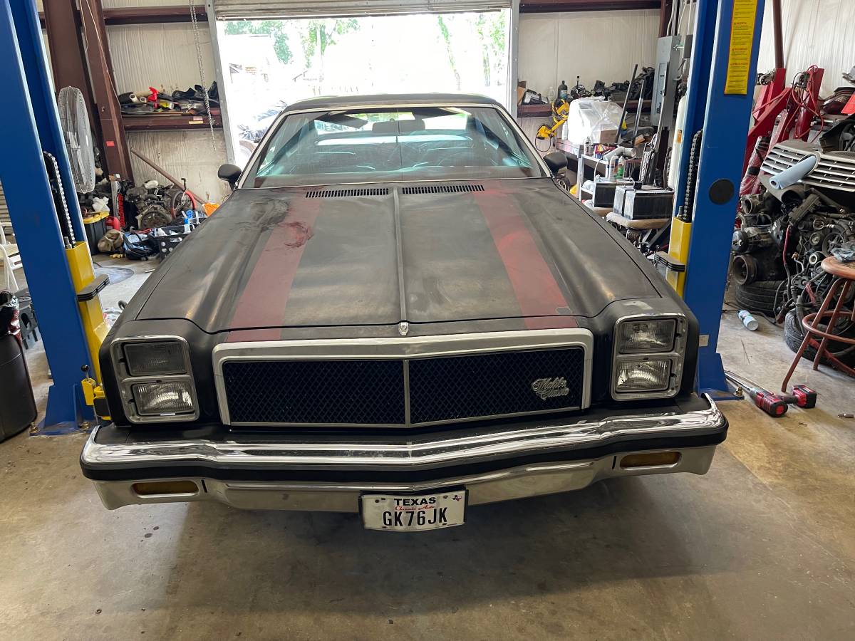 Chevrolet-malibu-classic-1976-black-23