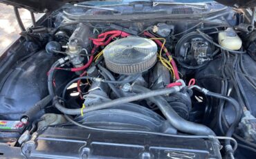Chevrolet-malibu-classic-1976-black