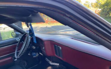 Chevrolet-malibu-classic-1976-black-4