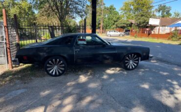 Chevrolet-malibu-classic-1976-black-6