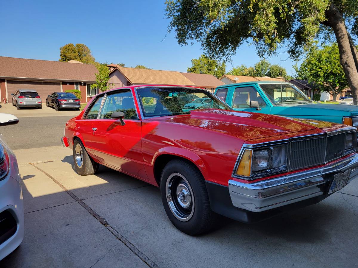 Chevrolet-malibu-classic-1978-red-11
