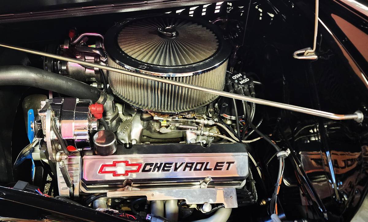 Chevrolet-master-85-1939-black-15