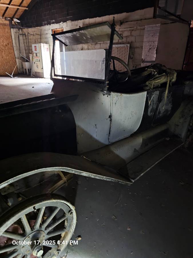 Chevrolet-model-490-touring-car-1917-black-3