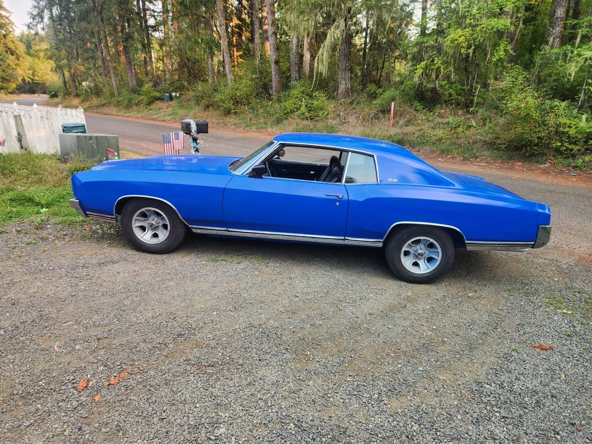 Chevrolet-monte-carlo-1971-blue-1
