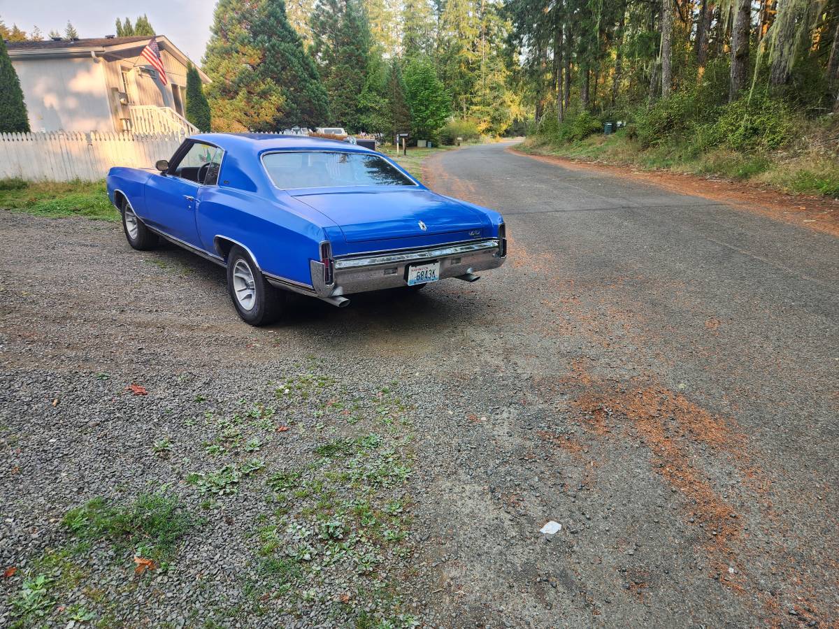 Chevrolet-monte-carlo-1971-blue-2