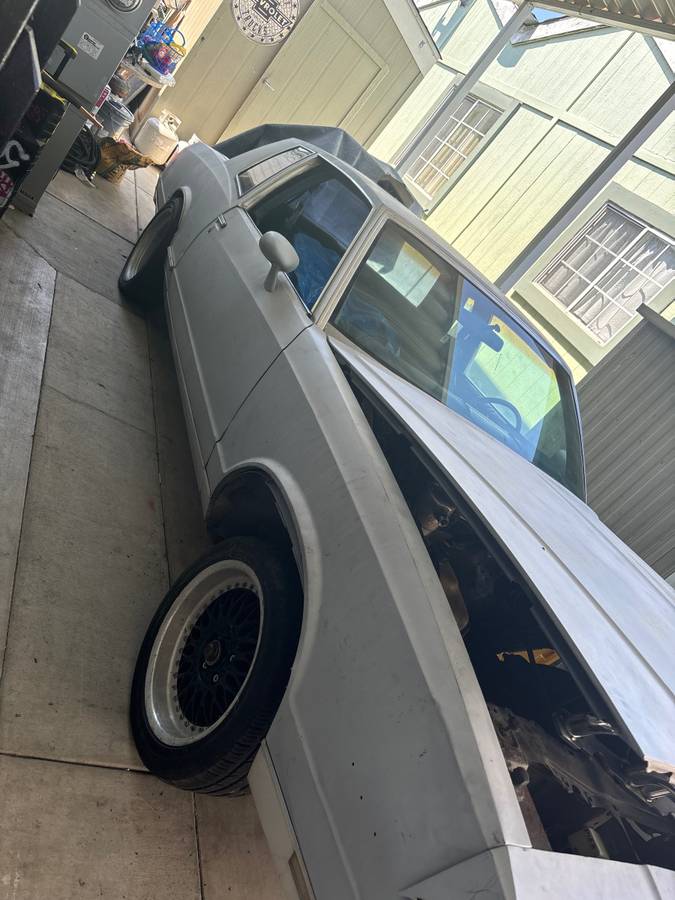 Chevrolet-monte-carlo-1985-grey-4