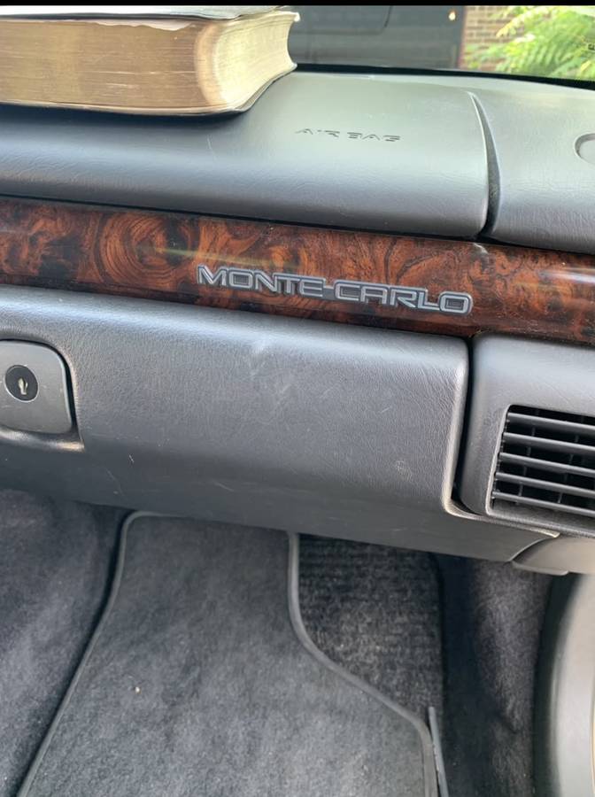Chevrolet-monte-carlo-1995-white-17