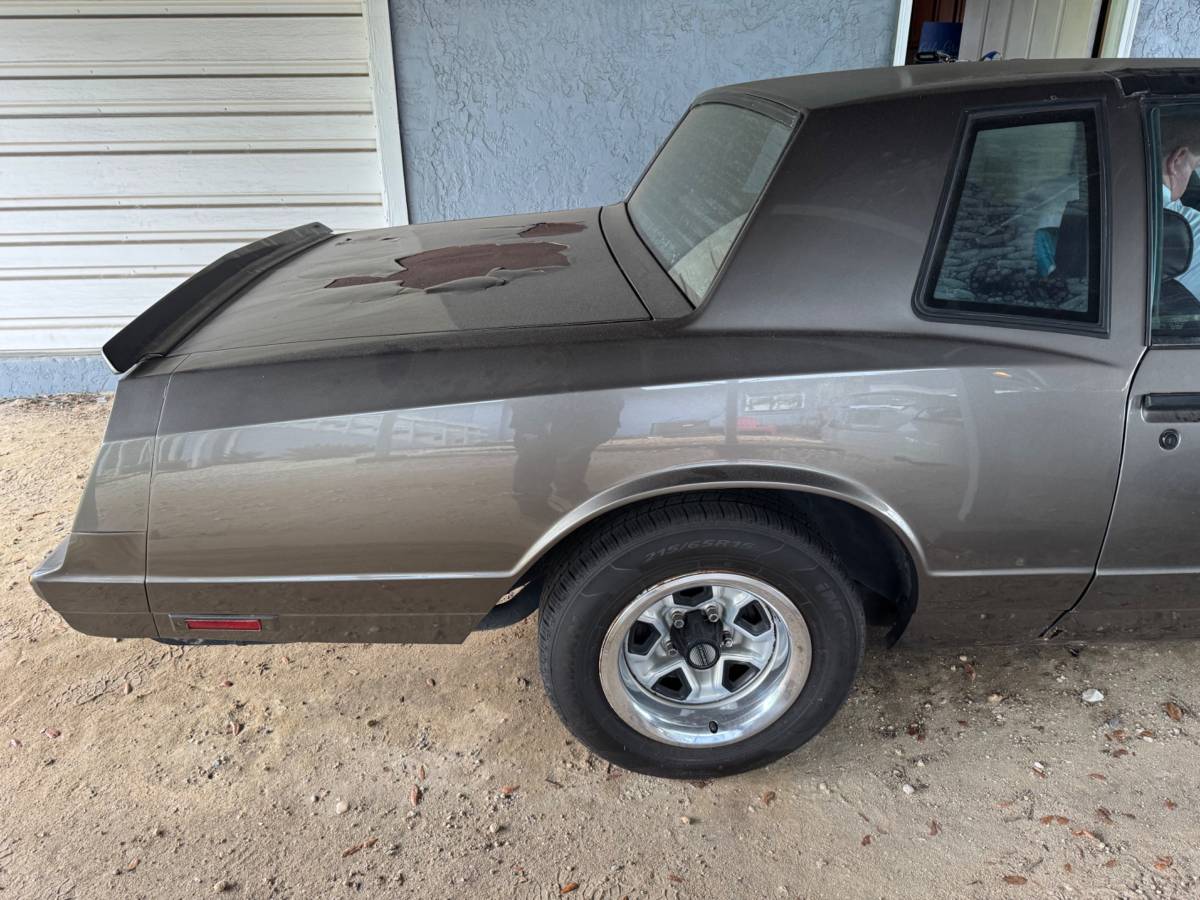 Chevrolet-monte-carlo-ss-1985-2