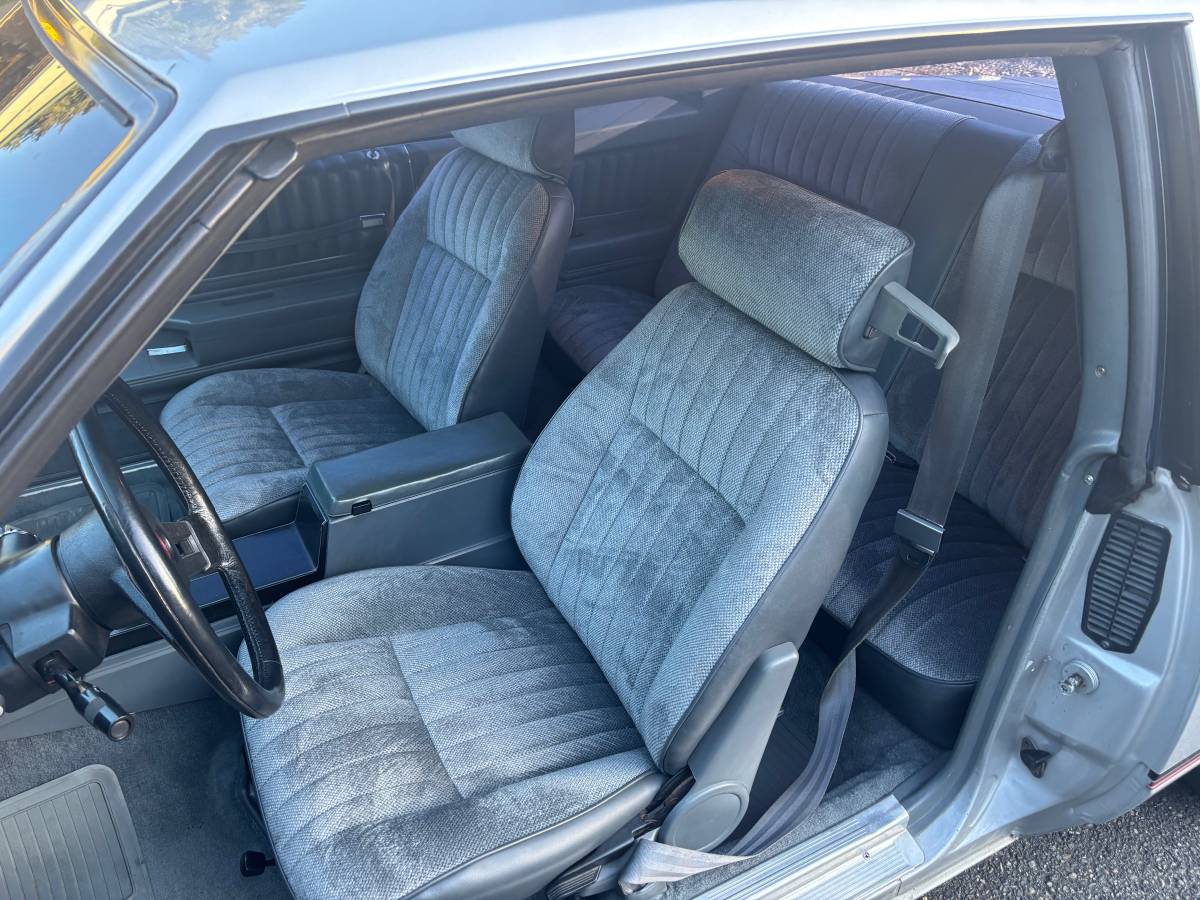 Chevrolet-monte-carlo-ss-1985-6