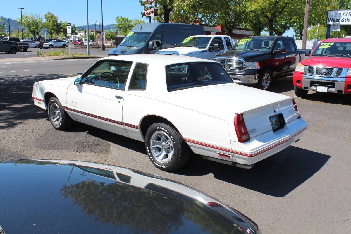 Chevrolet-monte-carlo-ss-1987-white-1