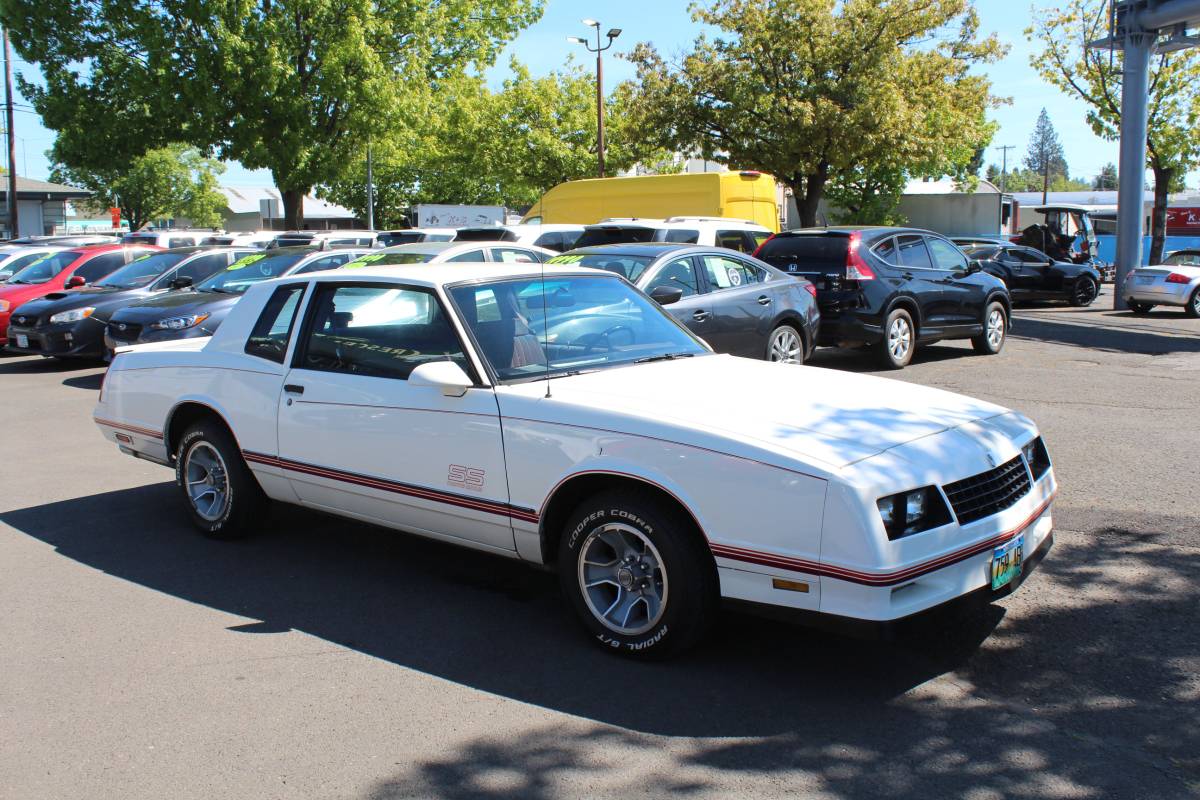 Chevrolet-monte-carlo-ss-1987-white-4