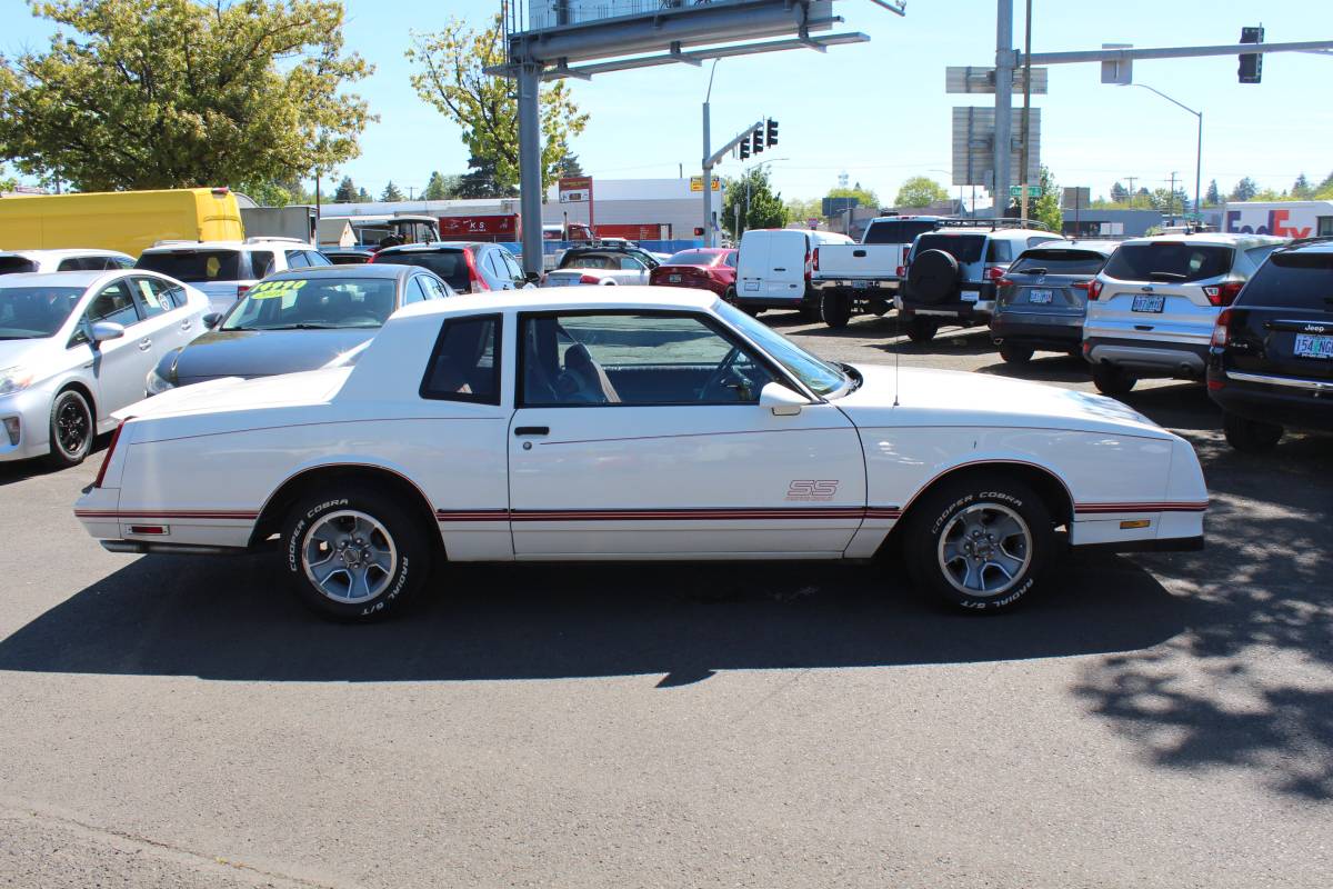 Chevrolet-monte-carlo-ss-1987-white-5