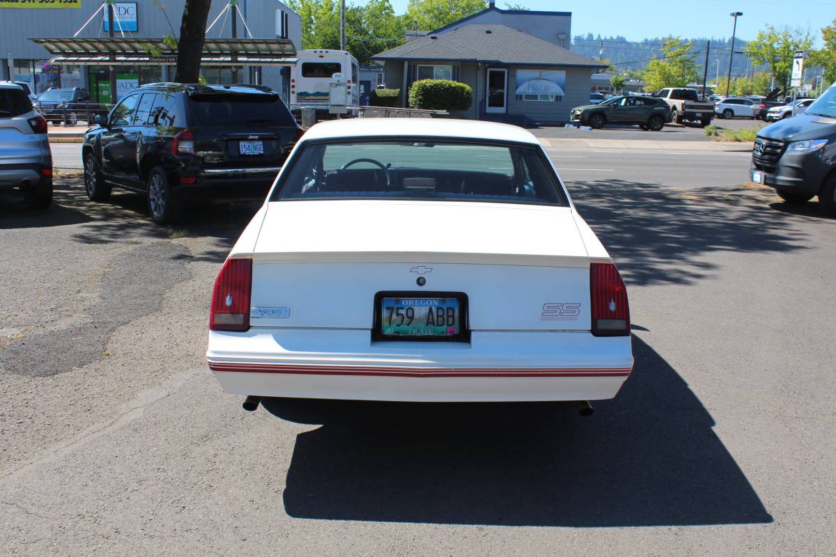 Chevrolet-monte-carlo-ss-1987-white-7