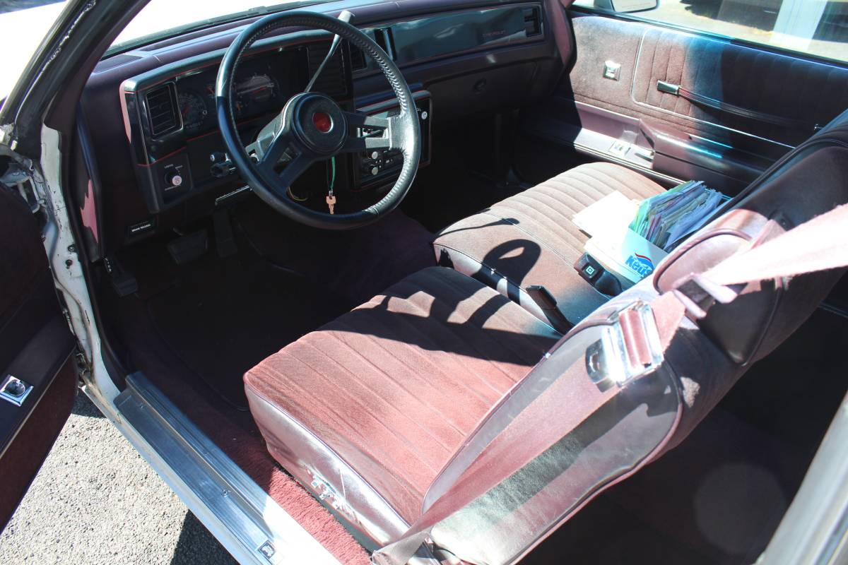 Chevrolet-monte-carlo-ss-1987-white-9