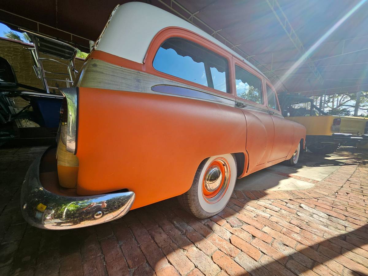 Chevrolet-nomad-1954-orange-1