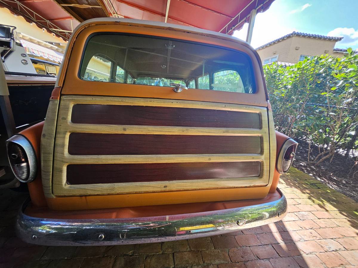 Chevrolet-nomad-1954-orange-10