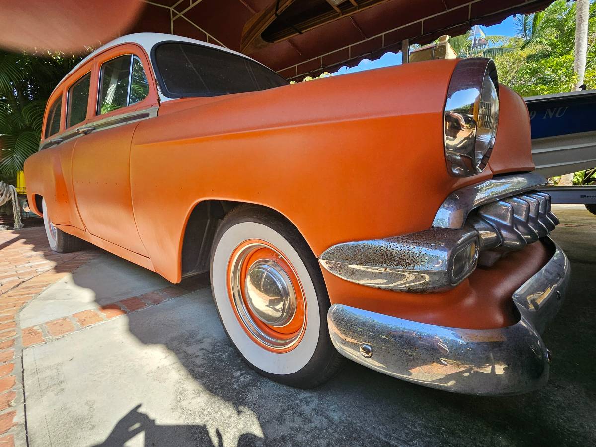 Chevrolet-nomad-1954-orange-2