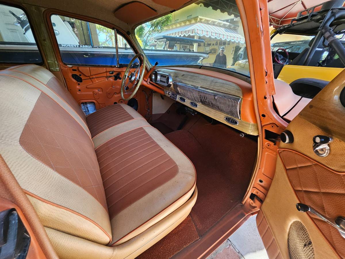 Chevrolet-nomad-1954-orange-3