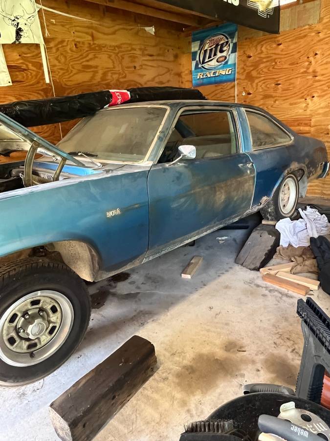 Chevrolet-nova-1975-blue-18