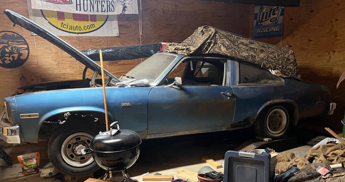 Chevrolet-nova-1975-blue-19