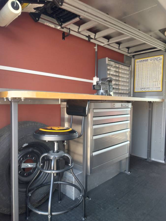 Chevrolet-p-30-step-van-1995-white-17