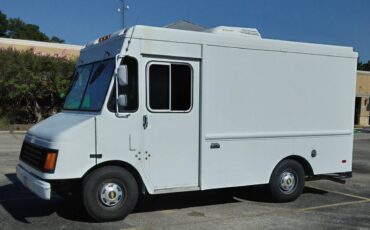 Chevrolet-p-30-step-van-1995-white