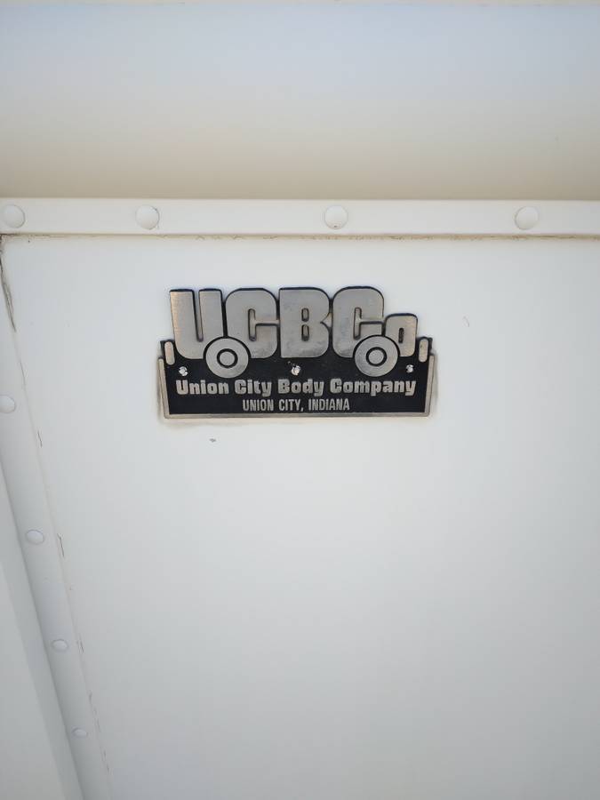 Chevrolet-p-30-step-van-1995-white-7