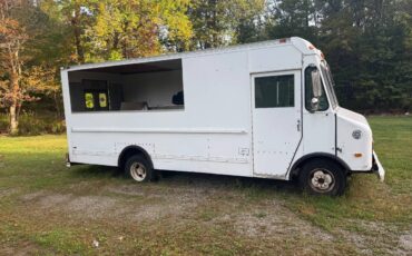 Chevrolet-p-series-1-ton-nominal-1988-white-1